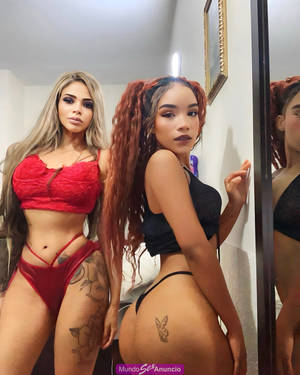 Últimos días trio de amigas guapas y reales